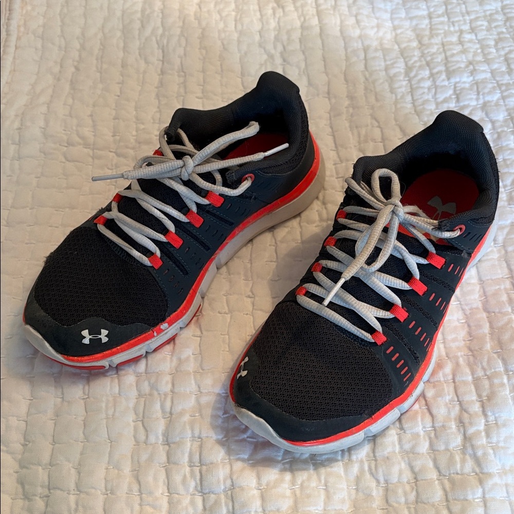 Under Armour Women’s Black and Red Running Shoes Sneakers Size 6.5 - Picture 2 of 4
